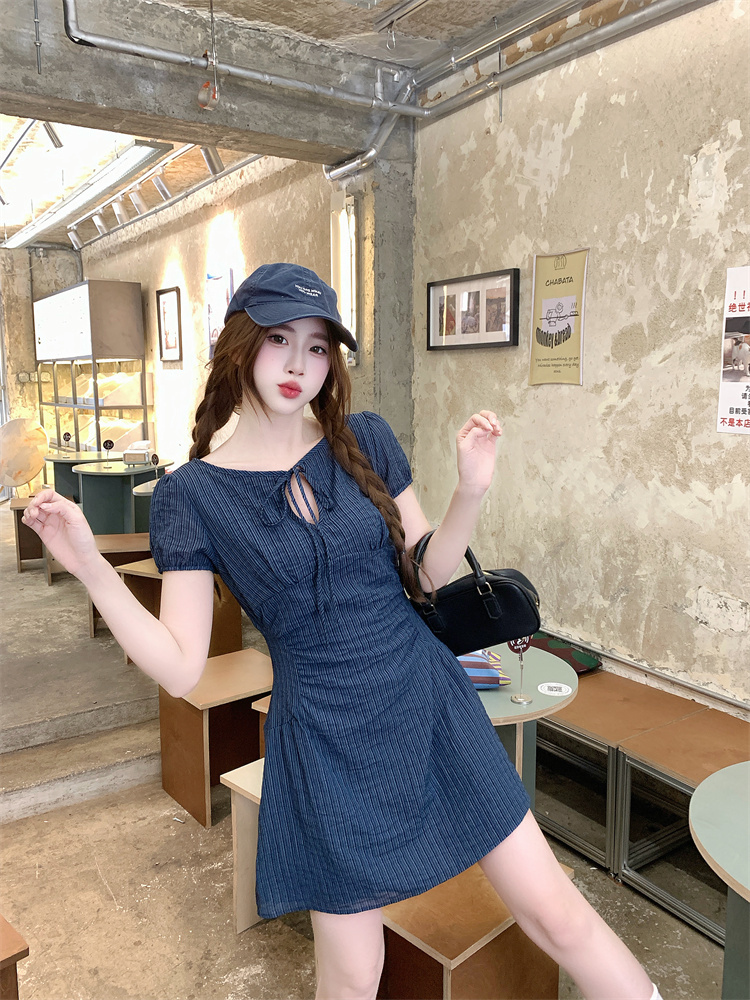 1778861107451_RodtJP.jpg 2026 Hollow Bow Waist-Slimming Dress