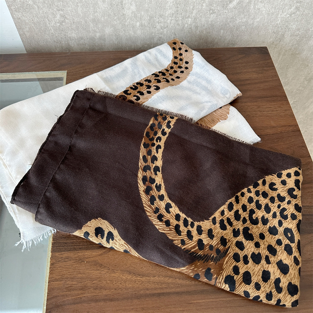 1785729326291_4KRfS3.jpg Old Money Leopard Print Shawl Cape Women Outerwear 2026 New Silk Scarf High-End Elegant Wrap